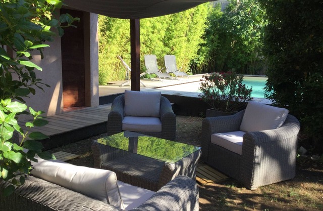 "MarViva" Air-conditioned house, 2/3 bedrooms - Private swimming pool, 5 min walk to the beach