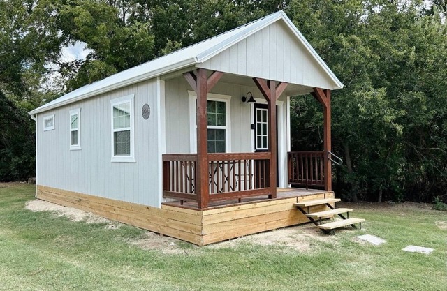 Mary - Fully Furnished 2 Person Cottage for short or mid-term stays