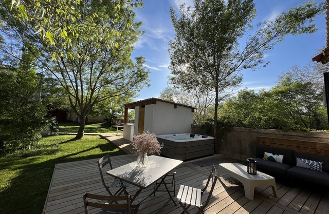 Mas standing, renovation by architect, pine forest pool between sea and Cévennes
