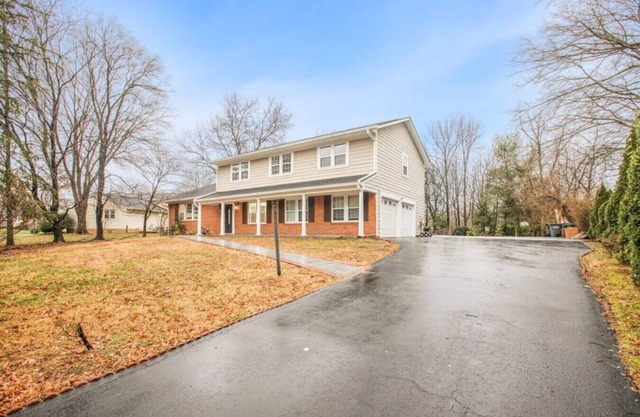 Massive 4 bedroom with tons of space!