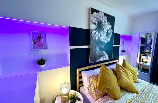 Massive New House Sleeps 20+ Accepts Groups