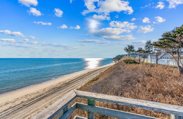 Maushop Village-Exceptional, 2 bedrooms, Sleeps 4, 1.5 baths, with great views.
