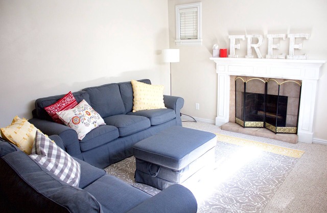 Mayberry in Orem! Cozy 2BR Apt by Costco! All New Carpet/Paint