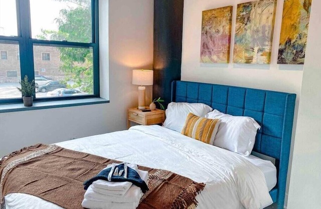 McCormick 2B/2Ba with optional parking for up to 6 guests