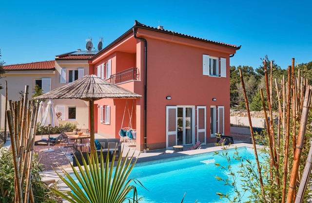 MEACres Sun - secluded pool villa