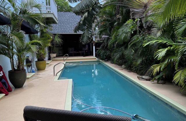 Melbourne Beach getaway, Surfing, Birdwatching, nature. fishing.