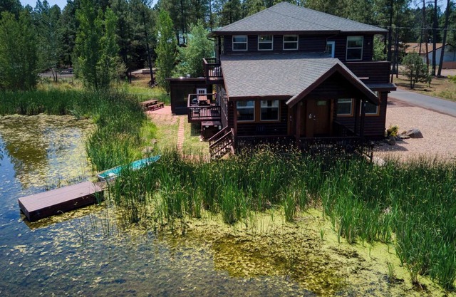 Memorial Day Special 20% Discount on Big pet-friendly house