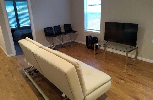 ⁑ Memory Foam Beds, Blackout Curtains & Smart TV