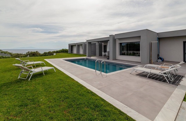 Merelia Luxury Villas - Olivia with Heated Pool