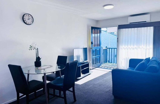 Merivale Court One Bedroom Apartment-Unit 8