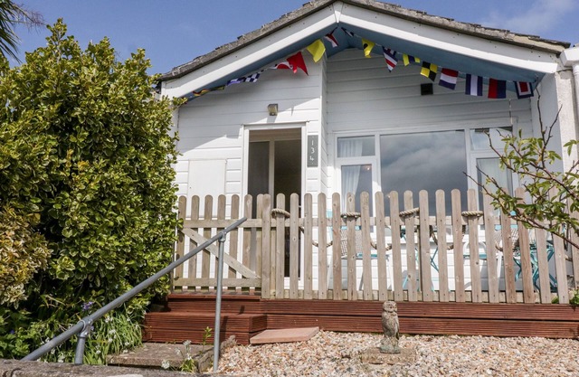 MERLIN, pet friendly, with a garden in Malborough