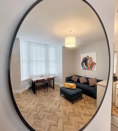 Merton Place, Southsea apartment with parking
