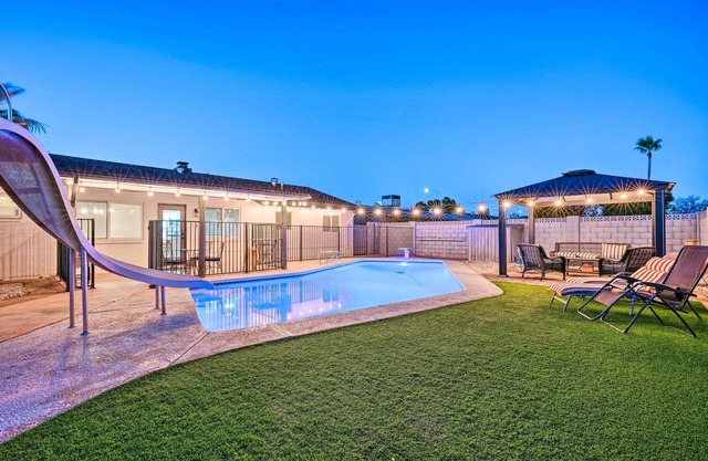 Mesa Home w/Outdoor Pool - 2 Mi to Sloan Park!