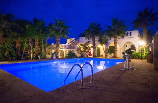 Michelle House, villa with swimming pool a few steps from the sea