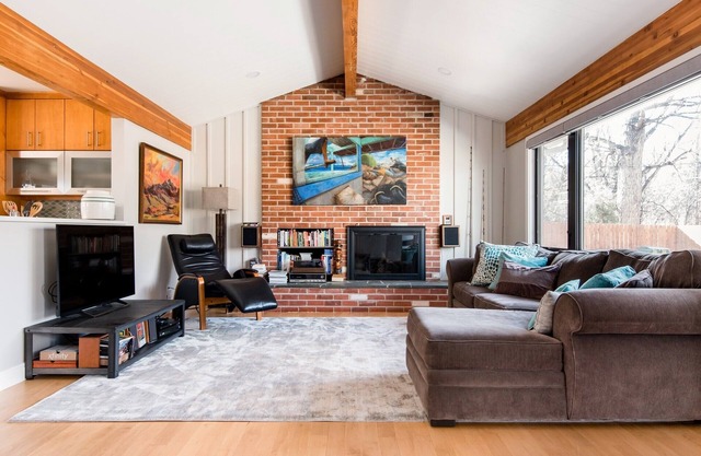 Mid-Century Modern Ranch Home On the Creek!