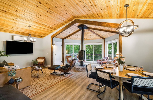 Mid-Century Mountain Cabin w/Hot Tub + Arcade