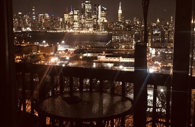 Mid-Town View 15 Minutes to NYC