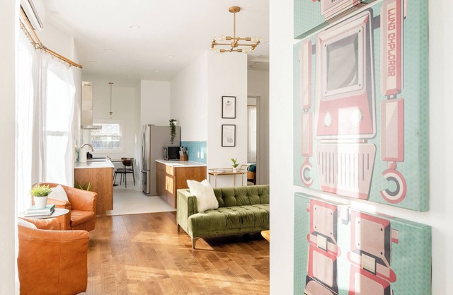 MidCentury Dream 2BR - 95 WalkScore