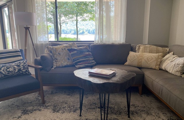 Midlake Magic. Lakefront, Ski, Hike, Beach, Pooln