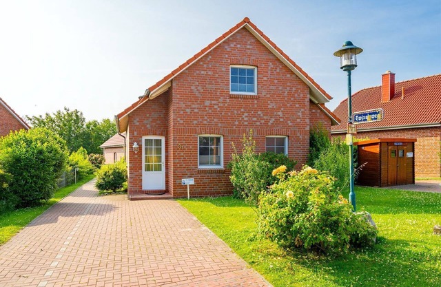 Midsummer - Beautiful vacation home (100sqm) for 6 people with fireplace, garden and