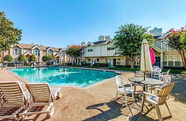 Midtown/1B1B Entire Condo with pool/North Dallas