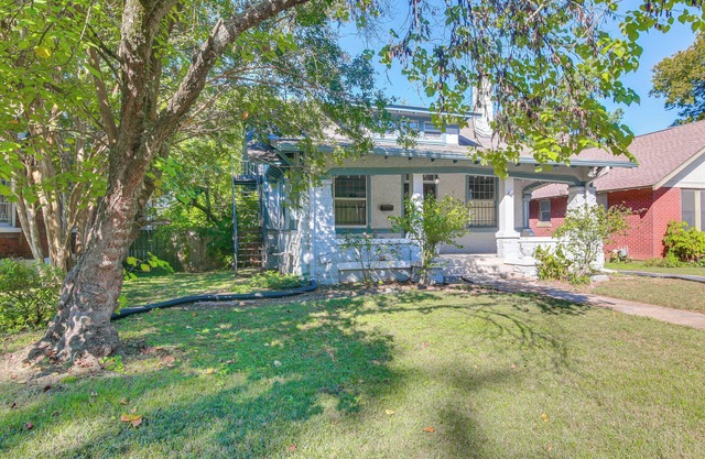 Midtown Duplex 1 Mi to Memphis Zoo & Overton Park!