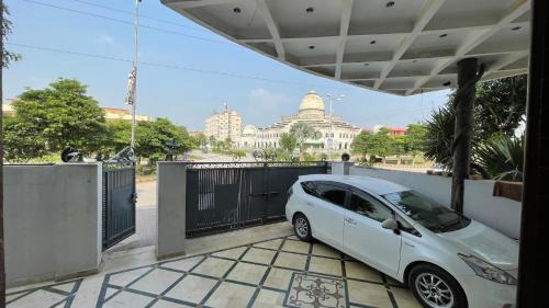 Midways Guest House and Hotels