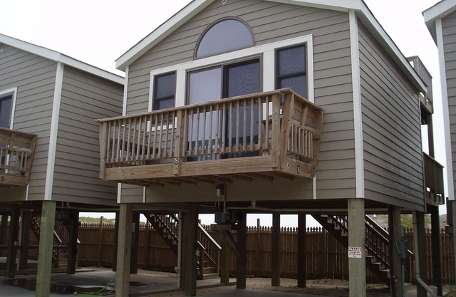 "Might as Whelk" is a spacious beachy cabana!