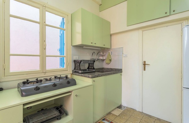 Mikaella's Cozy 1-BR with 24/7 Electricity