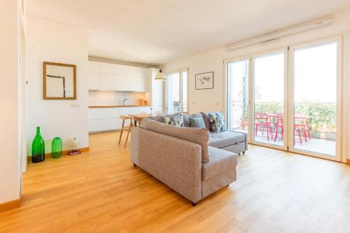 Milan Bloom Design Apartment