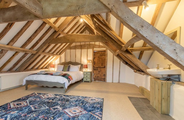 Mill House | Stunning 5-bedroom home by the river - Norfolk Holiday Properties