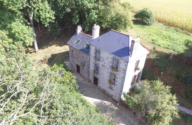 Mill house with private wood