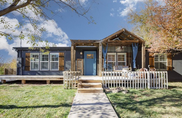 Mill Street Station bungalow 10 minutes to Zion