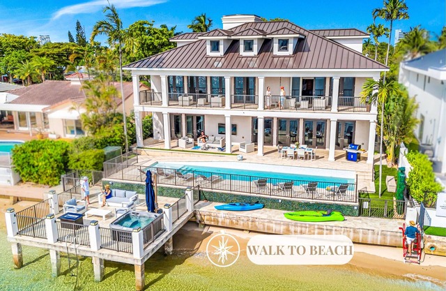 Million Dollar Views/Private beach/Heated pool/Walk to Beach/Harbourview Key | VlLLAS
