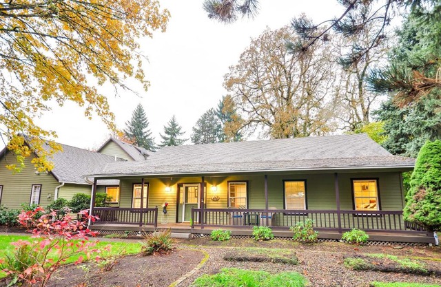 Milwaukie Home with Covered Porch Dogs Welcome!