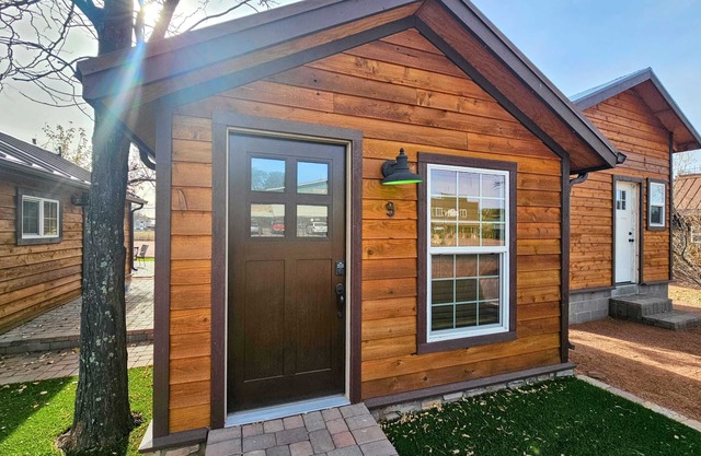 Mini Cabin for Great Big Memories!