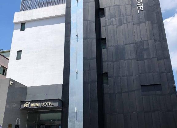 Mini Hotel 141
