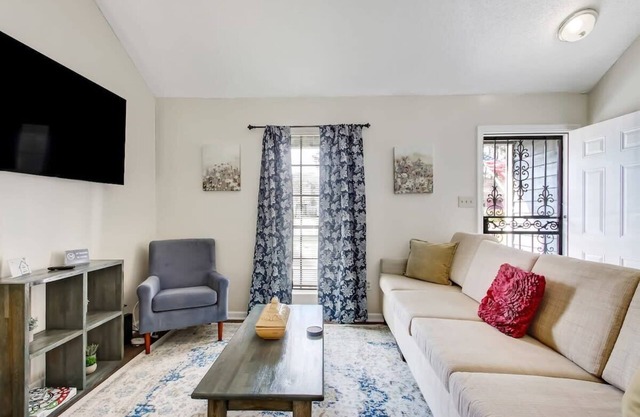 Mins to Downtown & Islands! Robinhood Cottage