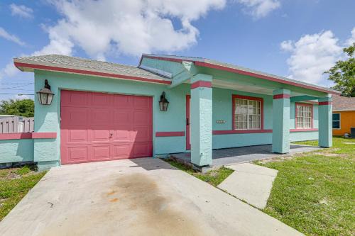 Mins to the Coast Port St Lucie Home with Lanai!