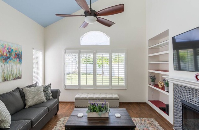 Minutes away from Loma Linda Hospital/University & Redlands!