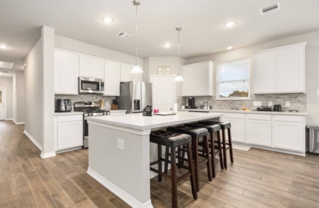 Minutes to beach, stainless appliances, plenty of space inside and out