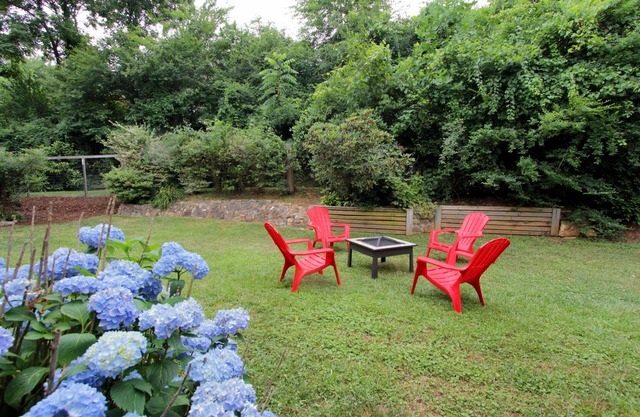 Minutes to DT & the Outdoors w/flat, fenced backyard perfect for the pups!