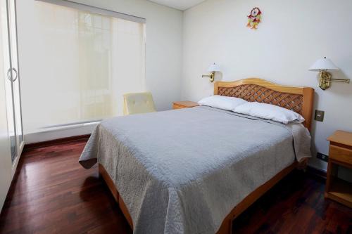 Miraflores Center - Larcomar, Parque Kennedy, Malecón