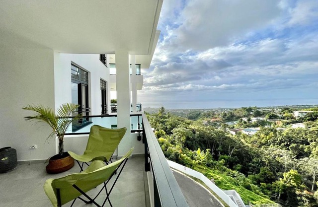 Mititai condo sea view & pool the quiet place near the airport