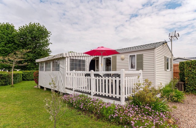 Mobile Home 'Mobilhome 6 Pers - Pool' with Shared Pool, Shared Terrace and Private Garden