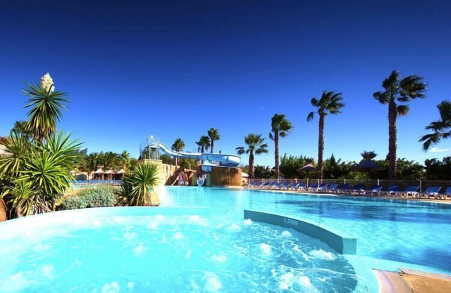 mobile home in Vias Plage with sea beach