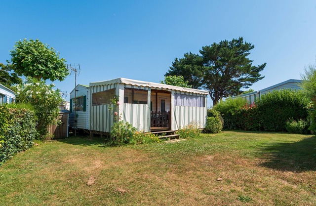 Mobile Home 'Kervoyal 56' with Private Terrace and Shared Garden