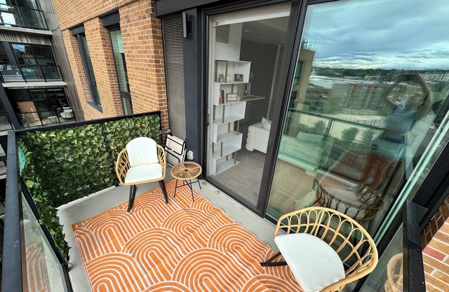 Mod Lodo studio with balcony