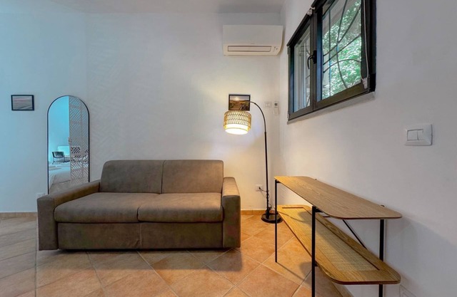 Modern & Cozy Studio Steps from Beach