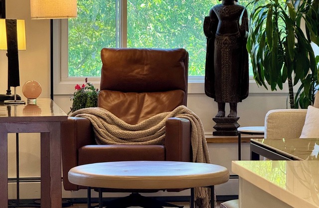 Modern 1-bedroom condo on Pearl Street, WiFi, AC, parking
